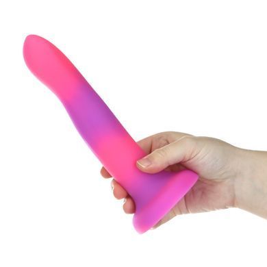 Светящийся в темноте фаллоимитатор ADDICTION Rave 8&Prime; Glow in the Dark Dildo Pink Purple, 20,3 см