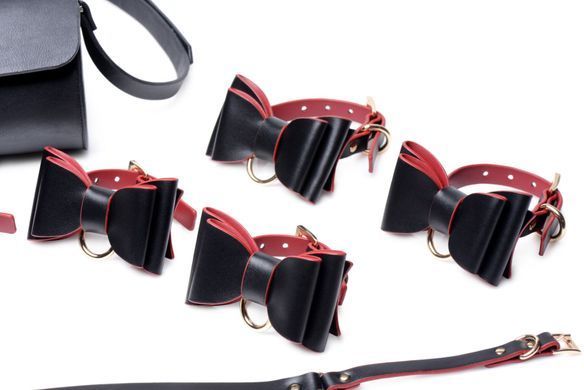 Набір БДСМ з дорожньою сумкою Master Series: Bow &mdash; Luxury BDSM Set With Travel Bag, 11 предметів