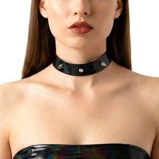 Лакированный чокер с шипами Art of Sex - Mistress, цвет черный с эффектом голограммы, размер S