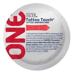 Презерватив ONE Tattoo Touch Red, 1 шт, красный, с рельефом в виде татуировки