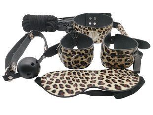 Набір MAI BDSM STARTER KIT N&ordm; 75 Leopard: батіг, кляп, наручники, маска, нашийник, мотузка, затискач